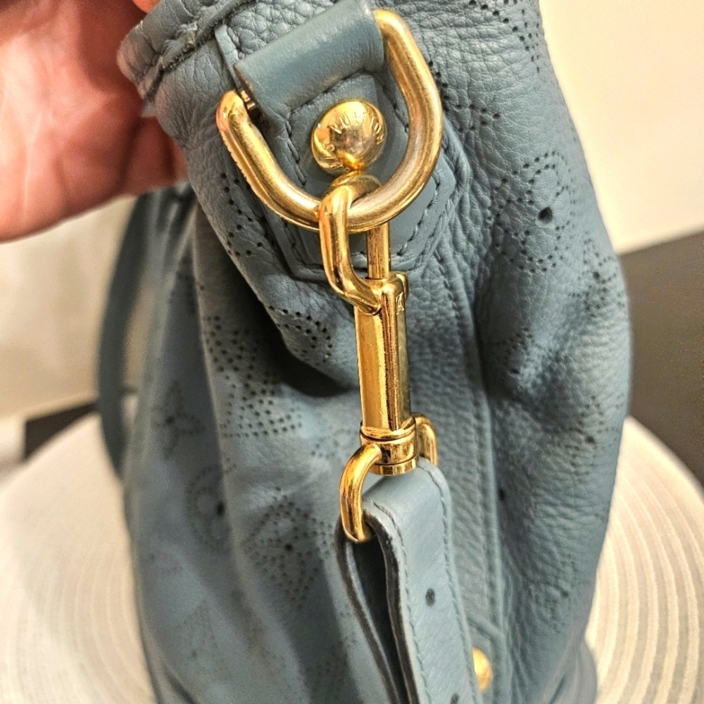 Louis Vuitton Mahina Cirrus PM Tote in Blue โ Strap, Lock & Key, Dustbag, COA - Picture 10 of 16